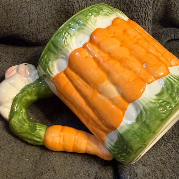 Carrot and Bunny Ceramic Mugs - Green and Orange - Picture 4 of 5